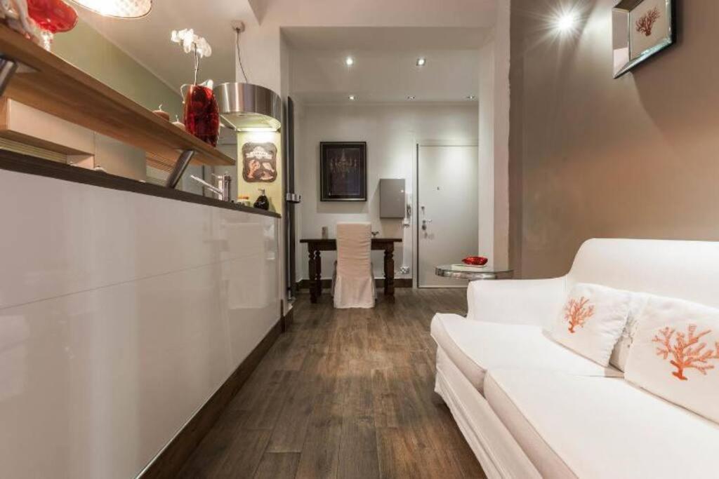 Lily'S - Near Harbor And Downtown With Terrace - Italy Flat Vacation Apartment Genoa Ngoại thất bức ảnh