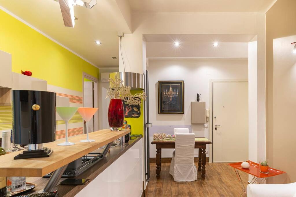 Lily'S - Near Harbor And Downtown With Terrace - Italy Flat Vacation Apartment Genoa Ngoại thất bức ảnh