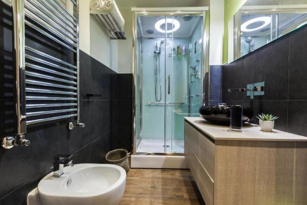 Lily'S - Near Harbor And Downtown With Terrace - Italy Flat Vacation Apartment Genoa Ngoại thất bức ảnh