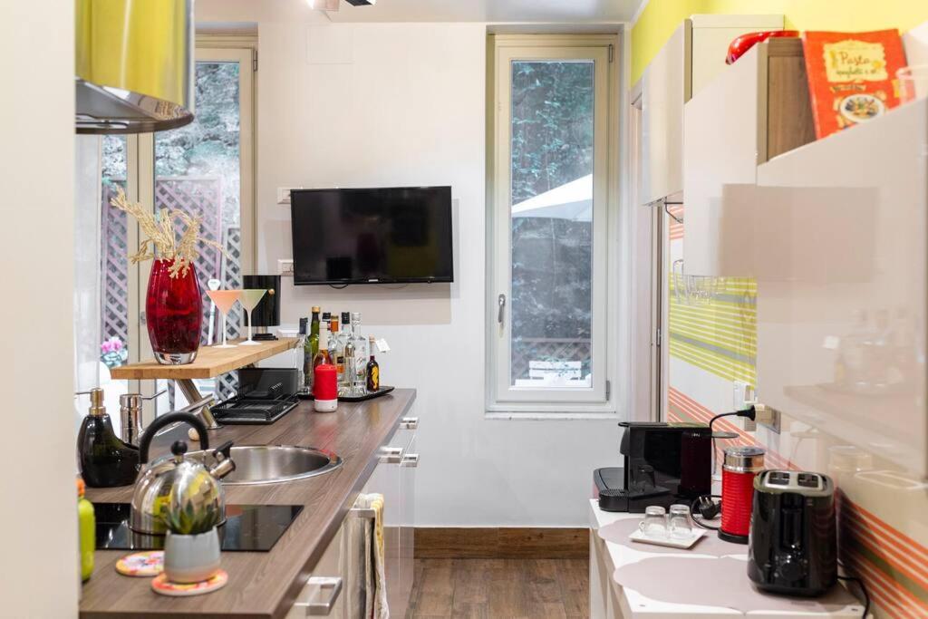 Lily'S - Near Harbor And Downtown With Terrace - Italy Flat Vacation Apartment Genoa Ngoại thất bức ảnh