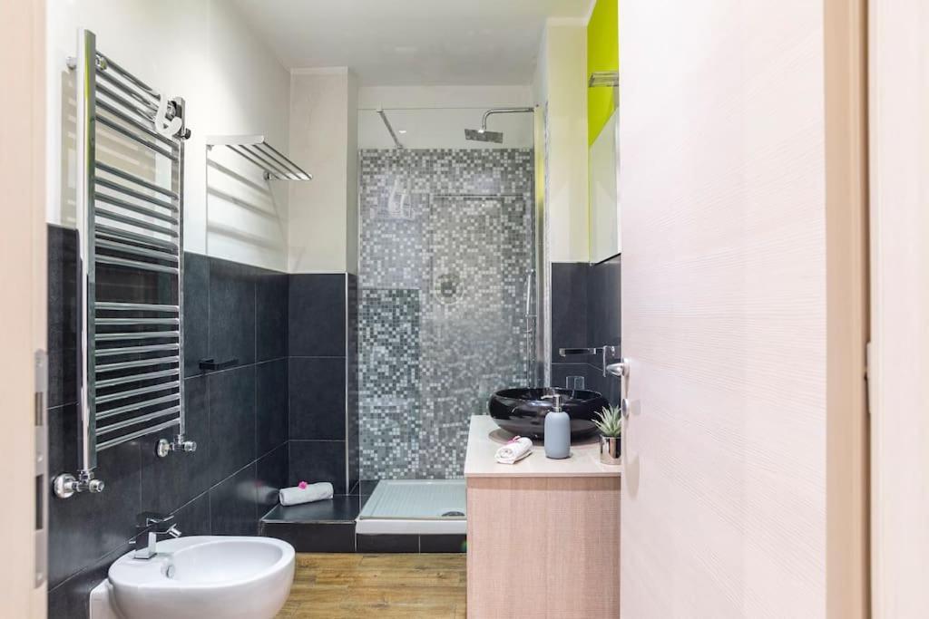 Lily'S - Near Harbor And Downtown With Terrace - Italy Flat Vacation Apartment Genoa Ngoại thất bức ảnh