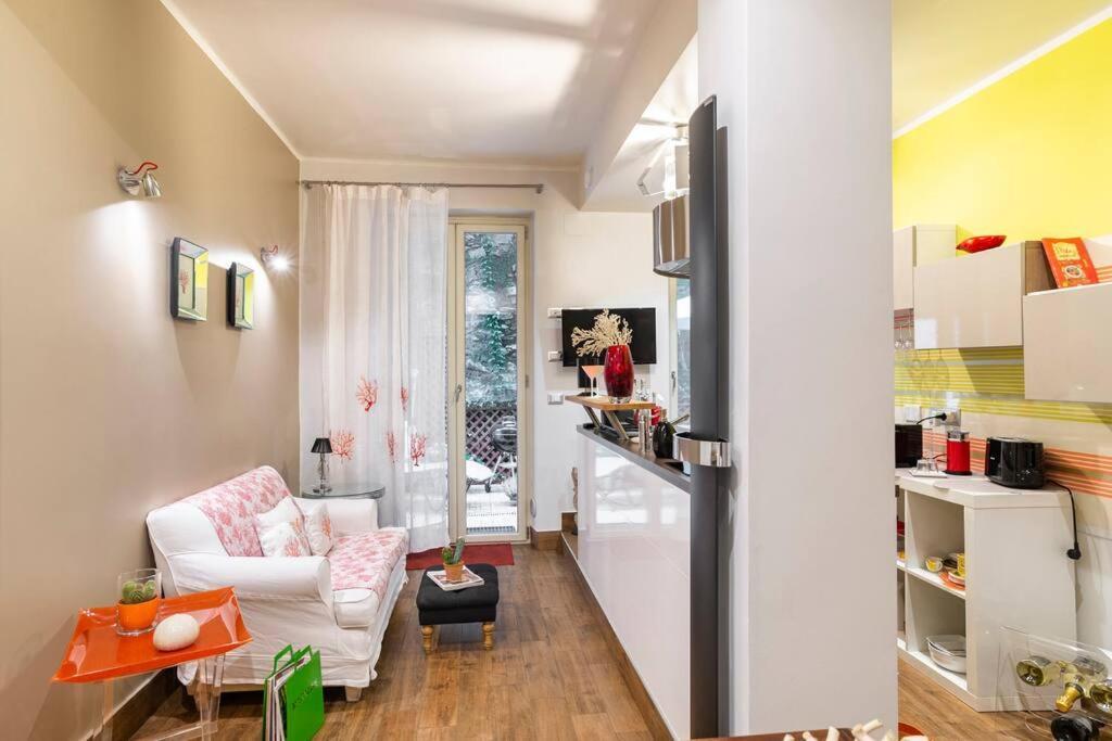 Lily'S - Near Harbor And Downtown With Terrace - Italy Flat Vacation Apartment Genoa Ngoại thất bức ảnh
