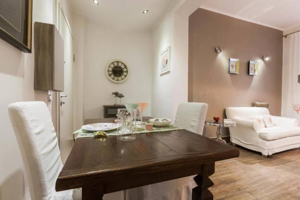 Lily'S - Near Harbor And Downtown With Terrace - Italy Flat Vacation Apartment Genoa Ngoại thất bức ảnh