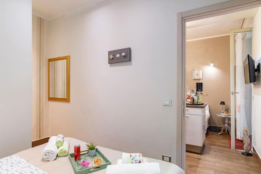 Lily'S - Near Harbor And Downtown With Terrace - Italy Flat Vacation Apartment Genoa Ngoại thất bức ảnh
