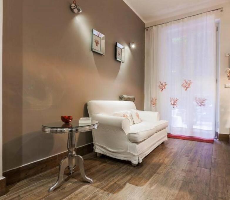 Lily'S - Near Harbor And Downtown With Terrace - Italy Flat Vacation Apartment Genoa Ngoại thất bức ảnh