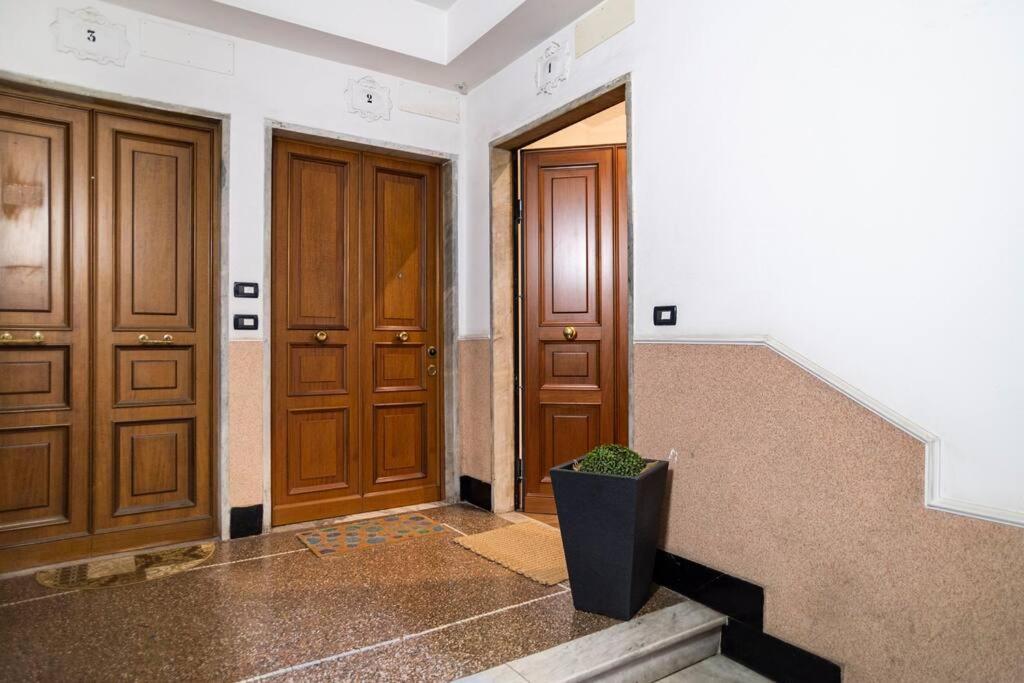 Lily'S - Near Harbor And Downtown With Terrace - Italy Flat Vacation Apartment Genoa Ngoại thất bức ảnh